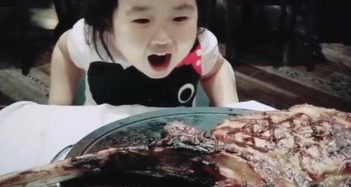 刘大瓜的吃牛骨头视频,趣味横生美食体验