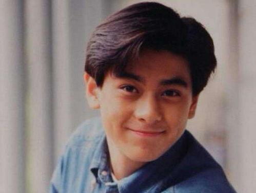 中年男星吃瓜视频播放在线观看,在线观看引发热议