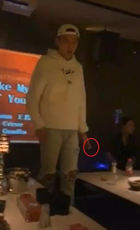 小陈吃瓜视频在线观看免费,免费在线观看，揭秘娱乐圈幕后故事