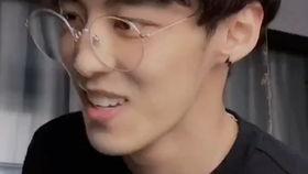 抖音吃瓜帅哥视频大全,吃瓜帅哥视频大全，带你领略网络红人的魅力瞬间