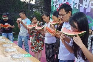 超市吃瓜群众搞笑视频,搞笑视频里的日常趣事