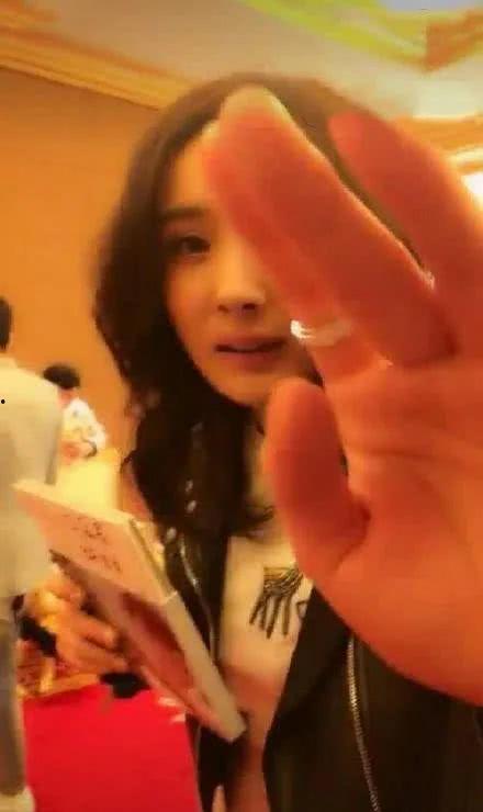 吃瓜群众黑脸打脸视频,视频揭露惊人真相！