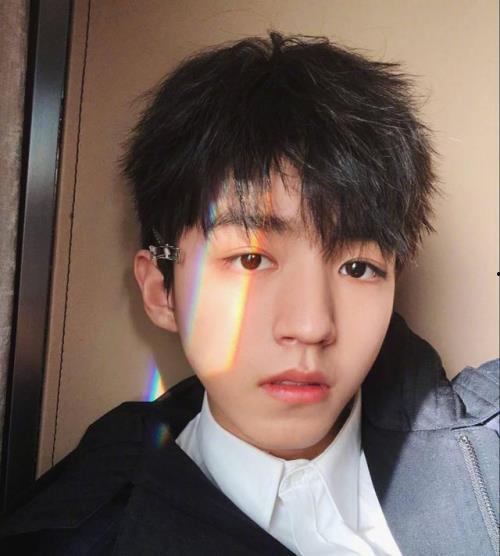 肖战王俊凯吃瓜视频,揭秘娱乐圈幕后趣事