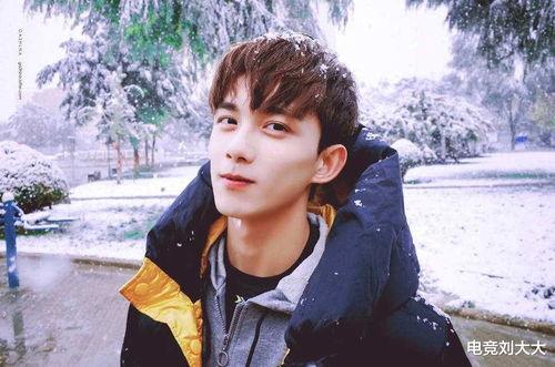 鹿晗吃瓜吴磊视频大全下载